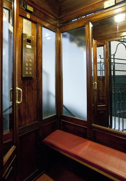 Hostal Santa Isabel Madrid Eksteriør bilde