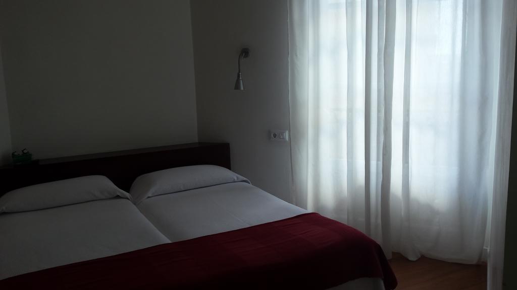 Hostal Santa Isabel Madrid Eksteriør bilde