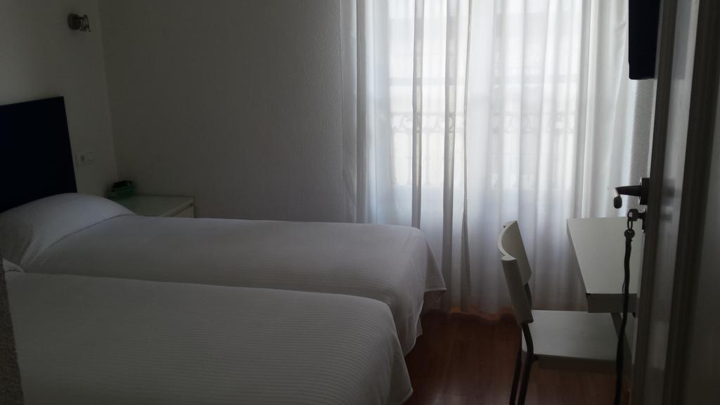 Hostal Santa Isabel Madrid Eksteriør bilde