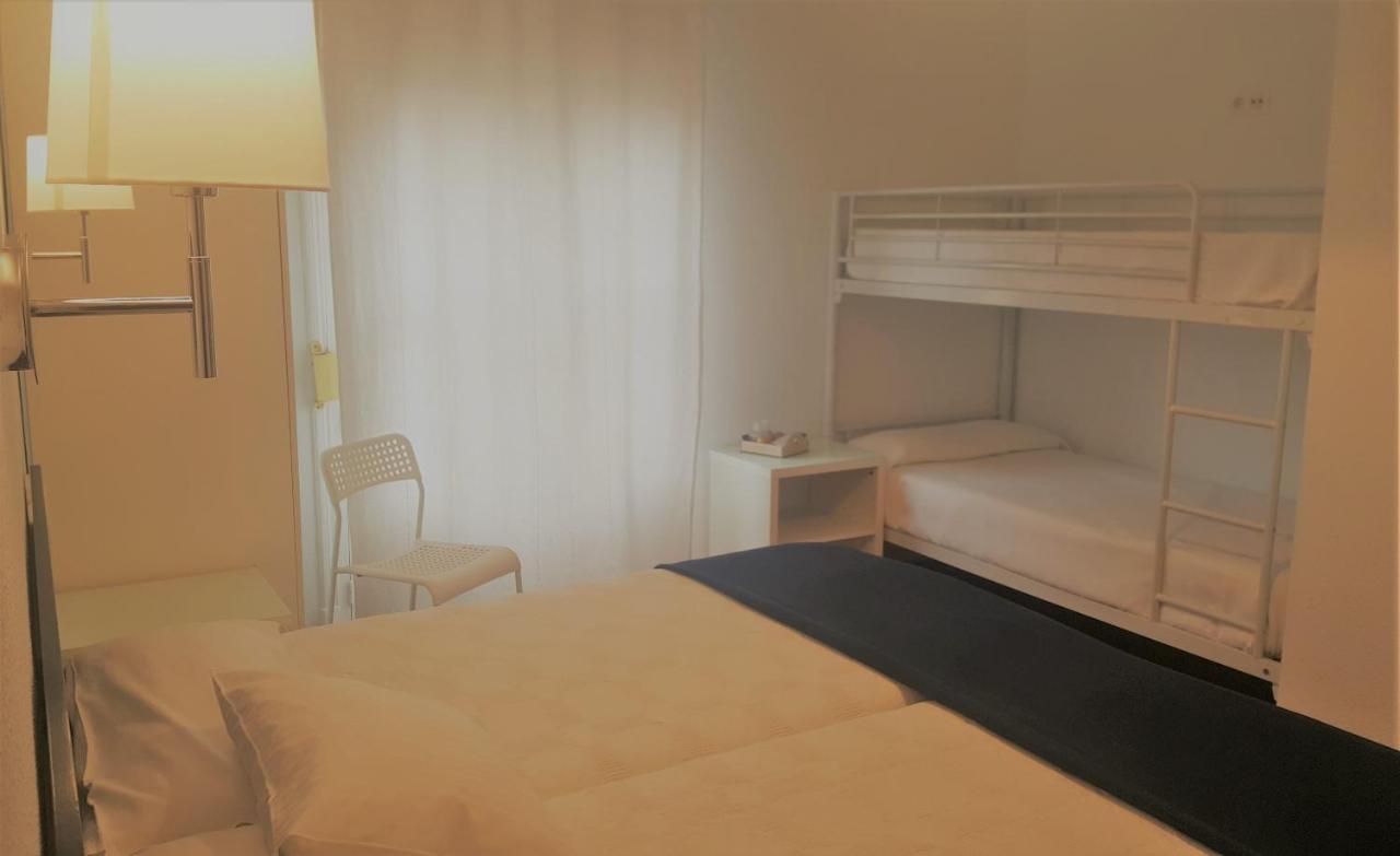 Hostal Santa Isabel Madrid Eksteriør bilde